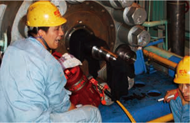 驱动型液压扭矩扳手