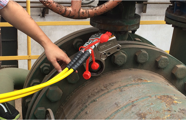 Low Profile Hydraulic Torque Wrench