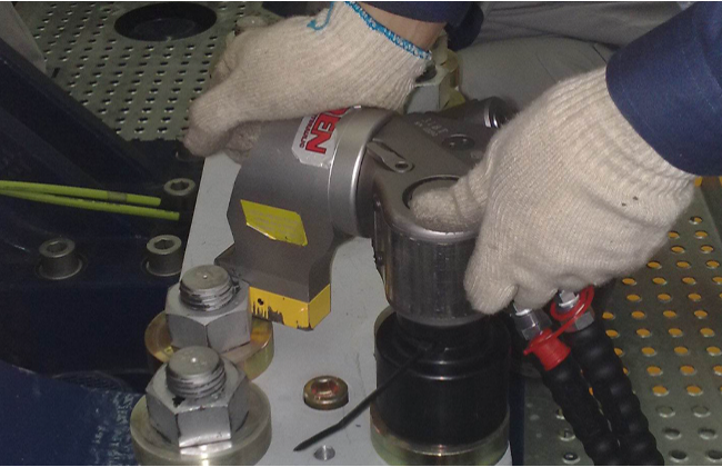 Square Drive Hydraulic Torque Wrench