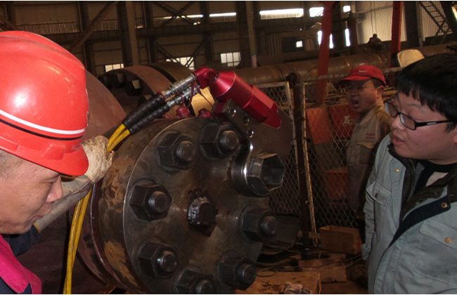 Low Profile Hydraulic Torque Wrench